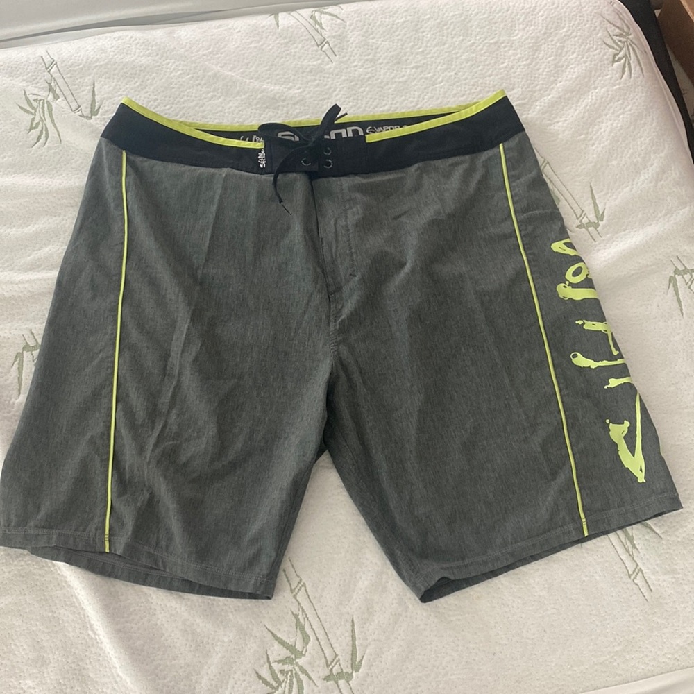 Men’s salt life board shorts